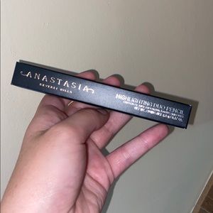 Anastasia Beverly Hills highlighting duo pencil